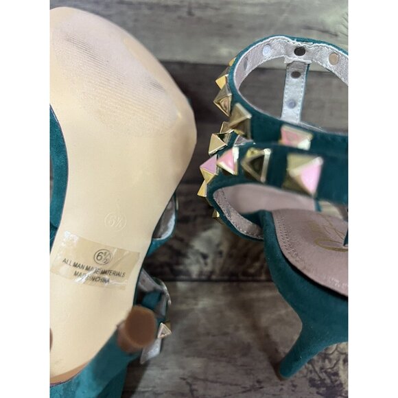 Women’s Green Heels Shoes - Picture 5 of 5